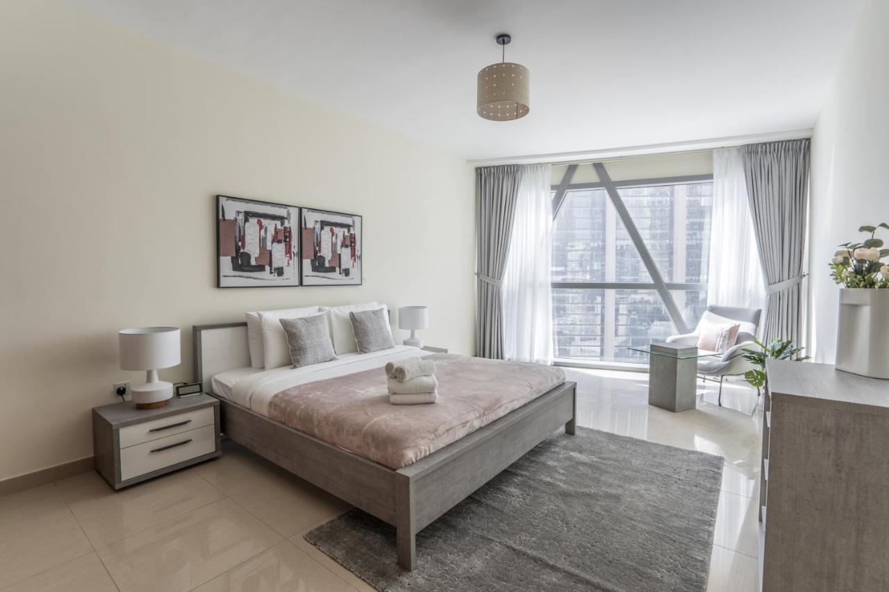 Higuests - Luxury Apartment In The Iconic Park Towers Дубай Екстериор снимка